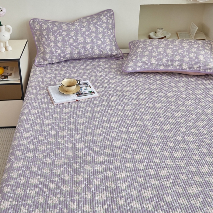 91家纺网 家纺一手货源 找家纺 亿梵家居 2025新款全棉纯棉双层纱床盖三件套A类母婴级纯棉床盖炕盖夹棉床单 云溪之镜-紫