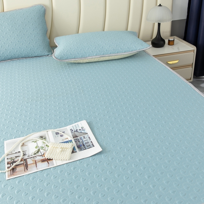 91家纺网 家纺一手货源 找家纺 乐居家纺 2025新款中分子PE凉感凉豆豆提花凉席床笠款 蓝色爱心