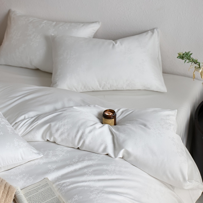 91家纺网 家纺一手货源 找家纺 亿梵家居 2025新款高端A类长绒棉四件套全棉提花轻奢全棉四件套 赫本-雅致白