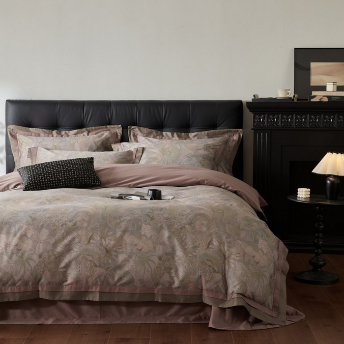 91家纺网 家纺一手货源 找家纺 由丽家纺 2025新款数码印花双层边拼角活性数码印花四件套（控价券后399起） 叶景-粉