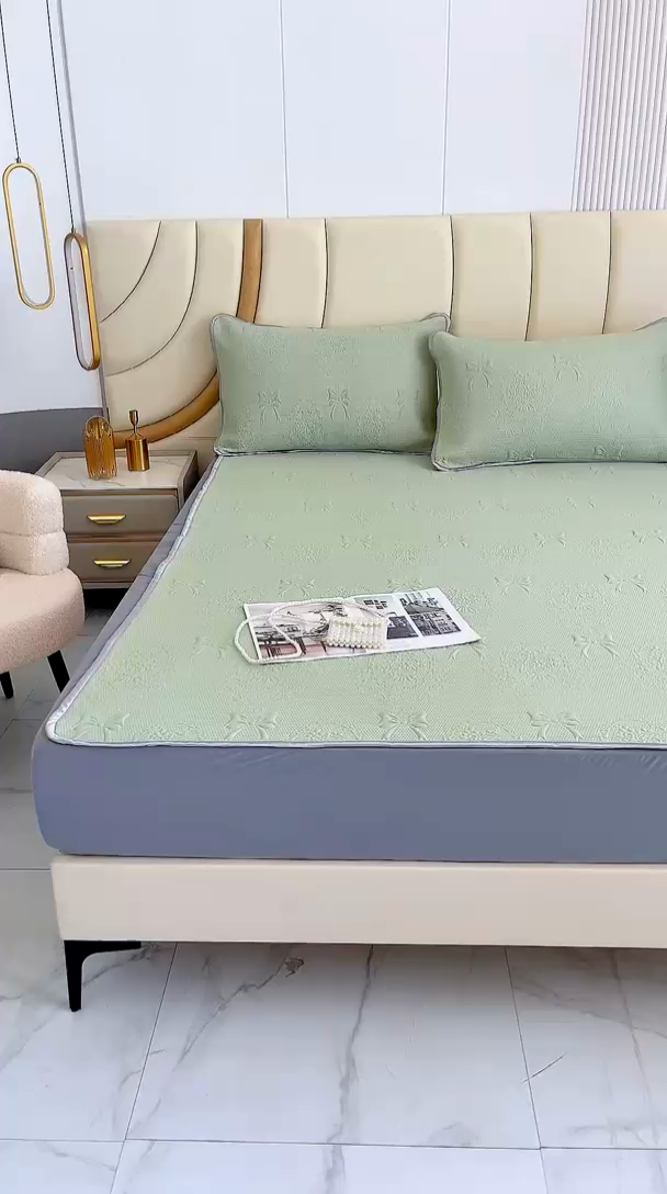 91家纺网 家纺一手货源 找家纺 乐居家纺 2025新款中分子PE凉感凉豆豆提花凉席床笠款 绿色蝴蝶结