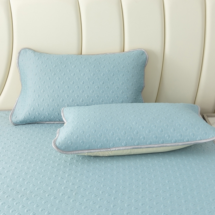 91家纺网 家纺一手货源 找家纺 乐居家纺 2025新款中分子PE凉感凉豆豆提花凉席床笠款 蓝色爱心