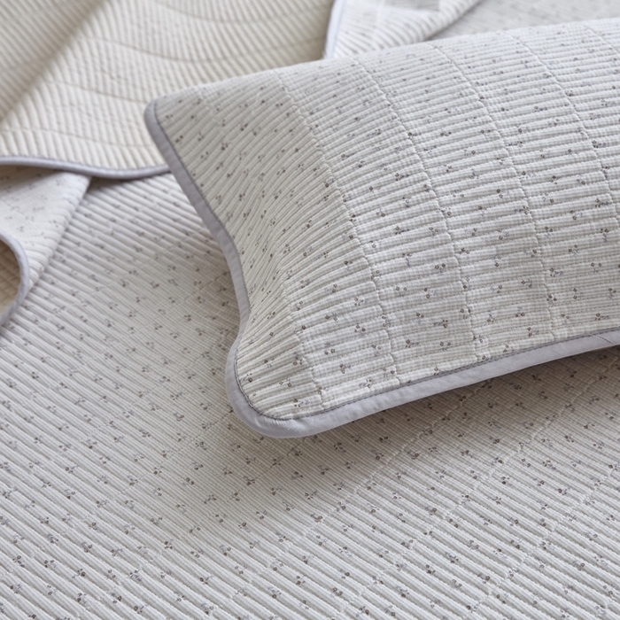 91家纺网 家纺一手货源 找家纺 亿梵家居 2025新款全棉纯棉双层纱床盖三件套A类母婴级纯棉床盖炕盖夹棉床单 素锦-咖