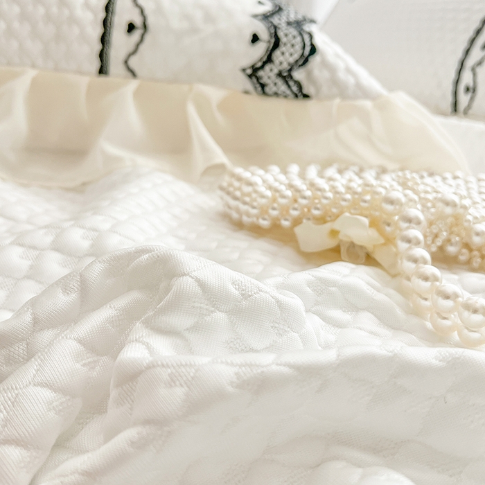 91家纺网 家纺一手货源 找家纺 网红馆（ck家纺） 2025新款凉豆豆床裙款凉席三件套-露茜公主 露茜公主-白