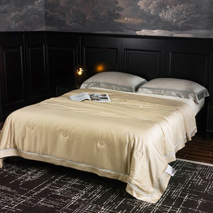 91家纺网 家纺一手货源 找家纺 被靠被 2025新款可水洗蚕丝夏被-莱德 莱德-姜黄