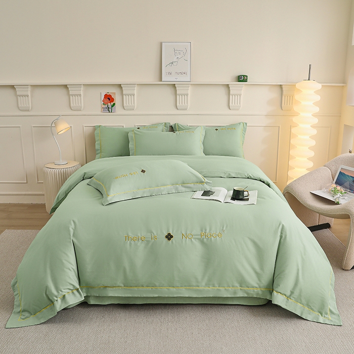 91家纺网 家纺一手货源 找家纺 （总）宇彬家纺 2025直播热新款13374全棉母婴级压线一字绣宽边被套纯色刺绣四件套贡缎新疆长绒字母轻奢