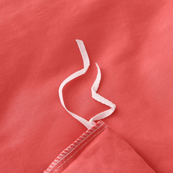 91家纺网 家纺一手货源 找家纺 宇彬家纺 2025直播热新款13374全棉母婴级压线一字绣宽边被套纯色刺绣四件套贡缎新疆长绒字母轻奢 暖系列-宝石红