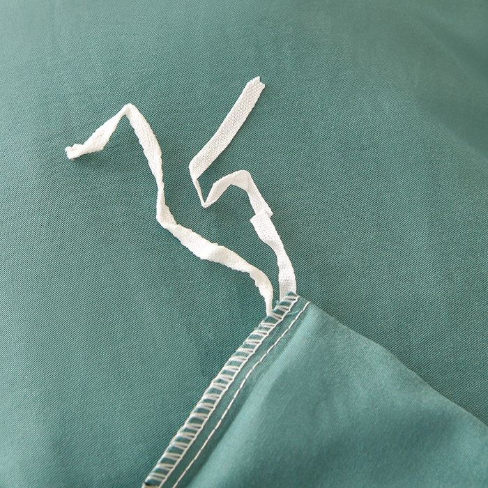 91家纺网 家纺一手货源 找家纺 宇彬家纺 2025直播热新款13374全棉母婴级压线一字绣宽边被套纯色刺绣四件套贡缎新疆长绒字母轻奢 暖系列-摩卡绿