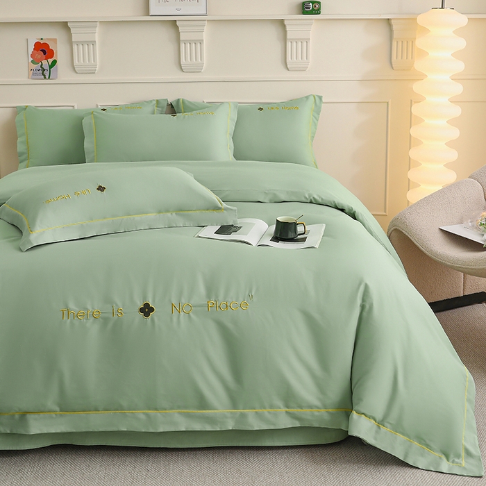 91家纺网 家纺一手货源 找家纺 宇彬家纺 2025直播热新款13374全棉母婴级压线一字绣宽边被套纯色刺绣四件套贡缎新疆长绒字母轻奢 暖系列-炫彩绿