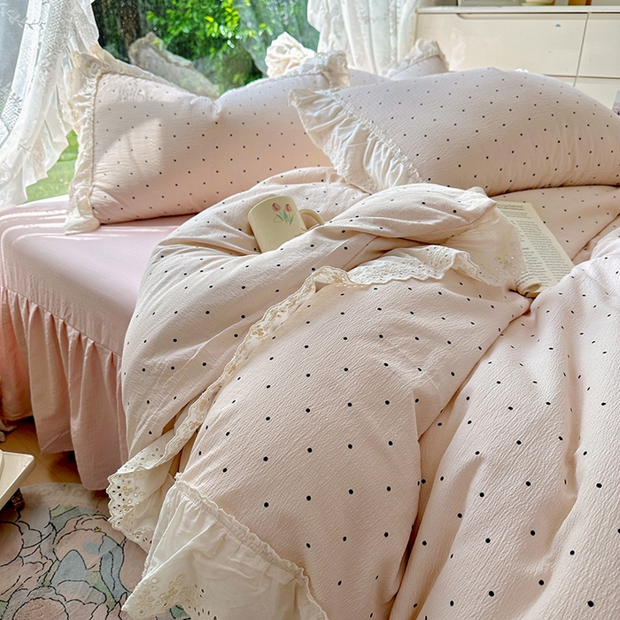 91家纺网 家纺一手货源 找家纺 仟网汇 2025新款皱皱纱花边床裙四件套多功能夏被夏凉被空调被四件套四季通用 甜美波点