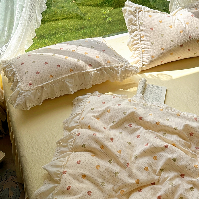 91家纺网 家纺一手货源 找家纺 仟网汇 2025新款皱皱纱花边床裙四件套多功能夏被夏凉被空调被四件套四季通用 心心相印