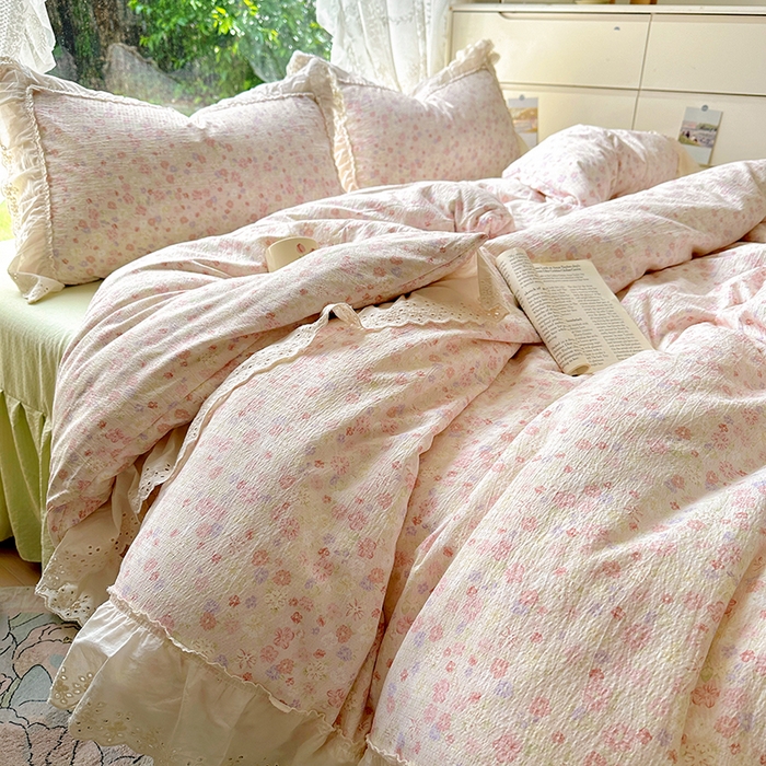 91家纺网 家纺一手货源 找家纺 仟网汇 2025新款皱皱纱花边床裙四件套多功能夏被夏凉被空调被四件套四季通用 桃花灼灼