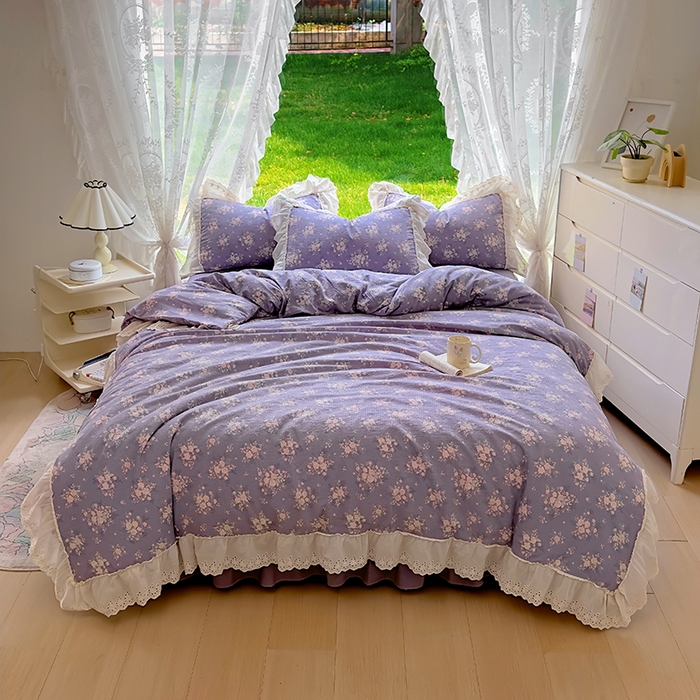 91家纺网 家纺一手货源 找家纺 仟网汇 2025新款皱皱纱花边床裙四件套多功能夏被夏凉被空调被四件套四季通用 丁香紫