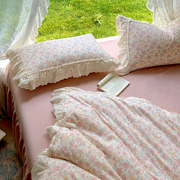91家纺网 家纺一手货源 找家纺 仟网汇 2025新款皱皱纱花边床裙四件套多功能夏被夏凉被空调被四件套四季通用 春意浓