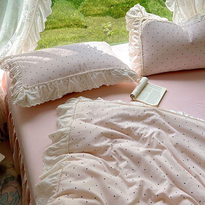 91家纺网 家纺一手货源 找家纺 仟网汇 2025新款皱皱纱花边床裙四件套多功能夏被夏凉被空调被四件套四季通用 甜美波点