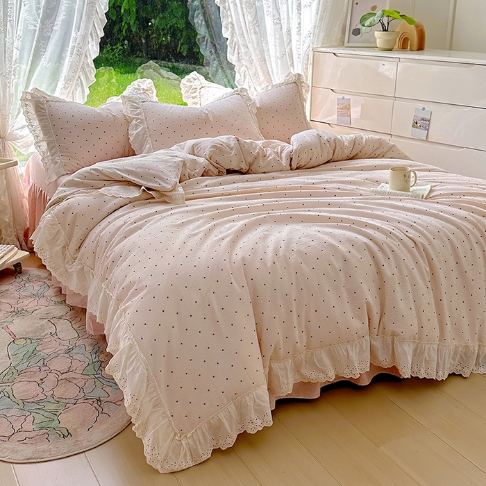 91家纺网 家纺一手货源 找家纺 仟网汇 2025新款皱皱纱花边床裙四件套多功能夏被夏凉被空调被四件套四季通用 甜美波点