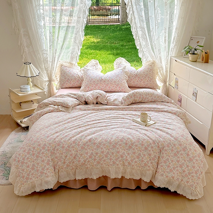 91家纺网 家纺一手货源 找家纺 仟网汇 2025新款皱皱纱花边床裙四件套多功能夏被夏凉被空调被四件套四季通用 春意浓