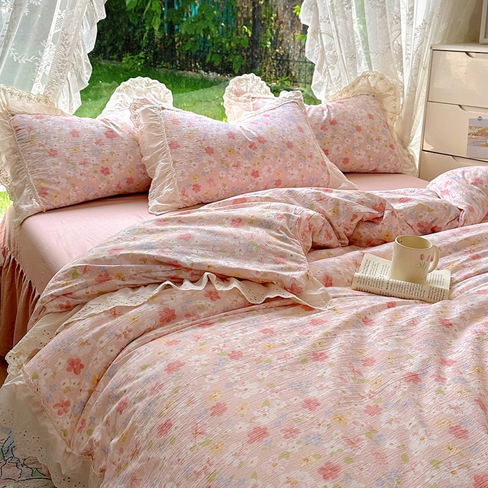 91家纺网 家纺一手货源 找家纺 仟网汇 2025新款皱皱纱花边床裙四件套多功能夏被夏凉被空调被四件套四季通用 蔷薇恋人