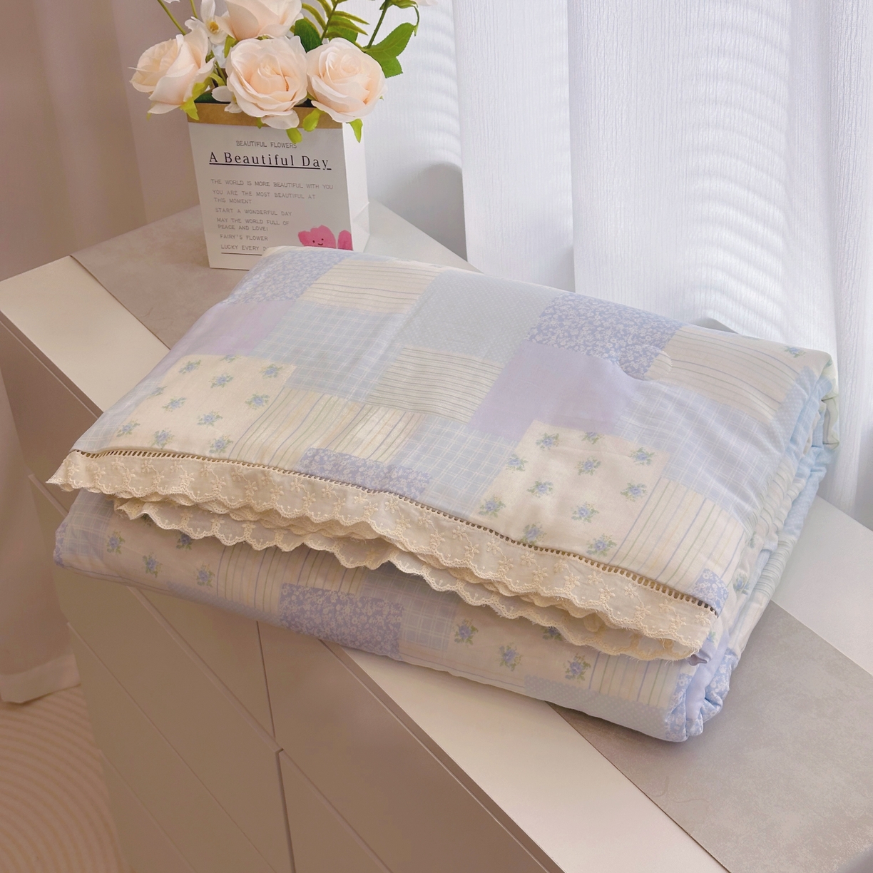 91家纺网 家纺一手货源 找家纺 （总）黛馨 2025春夏新款全棉纯棉A类双层纱工艺款夏被夏凉被空调被四件套蕾丝款