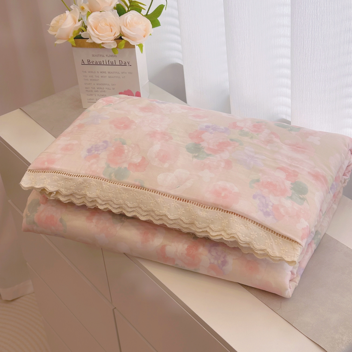 91家纺网 家纺一手货源 找家纺 （总）黛馨 2025春夏新款全棉纯棉A类双层纱工艺款夏被夏凉被空调被四件套蕾丝款