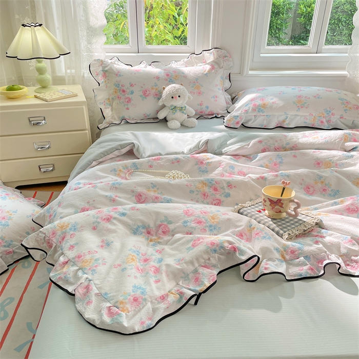 91家纺网 家纺一手货源 找家纺 梦舒羽 2025新款皱皱双层纱花边夏被夏凉被三件套薄被芯宿舍空调被 四件套 朝花夕拾