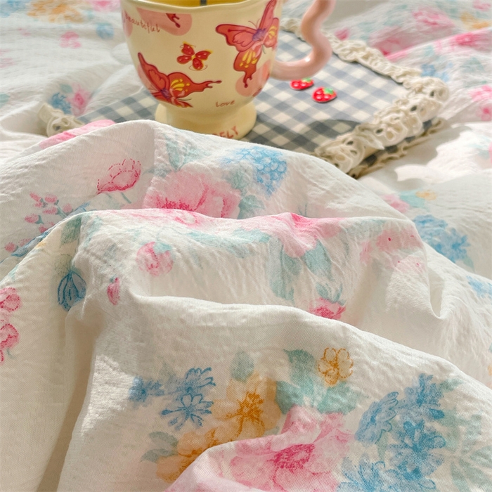 91家纺网 家纺一手货源 找家纺 梦舒羽 2025新款皱皱双层纱花边夏被夏凉被三件套薄被芯宿舍空调被 四件套 朝花夕拾