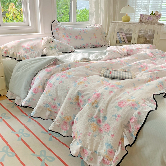 91家纺网 家纺一手货源 找家纺 梦舒羽 2025新款皱皱双层纱花边夏被夏凉被三件套薄被芯宿舍空调被 四件套 朝花夕拾