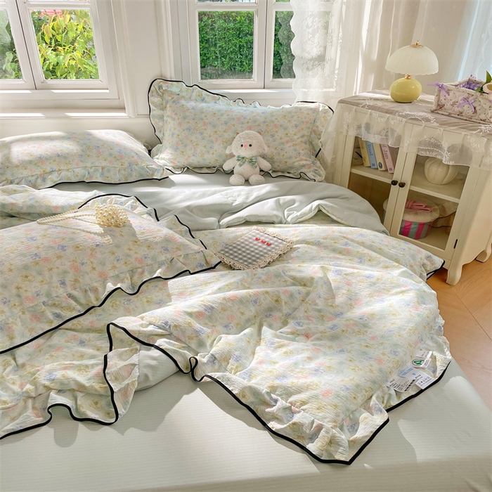 91家纺网 家纺一手货源 找家纺 梦舒羽 2025新款皱皱双层纱花边夏被夏凉被三件套薄被芯宿舍空调被 四件套 春日初见