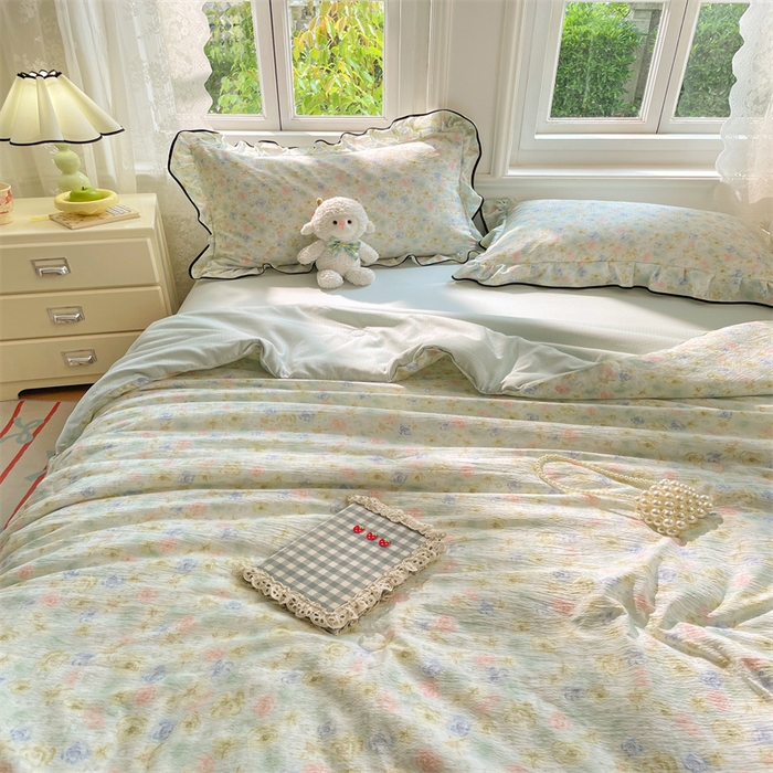 91家纺网 家纺一手货源 找家纺 梦舒羽 2025新款皱皱双层纱花边夏被夏凉被三件套薄被芯宿舍空调被 四件套 春日初见