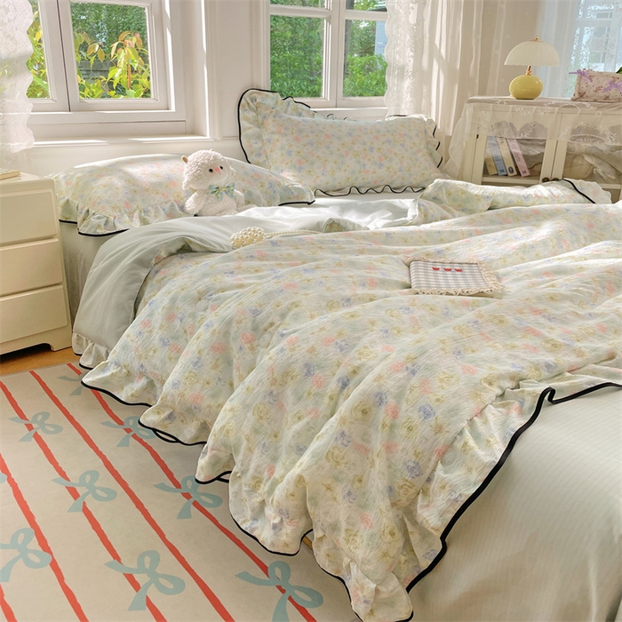 91家纺网 家纺一手货源 找家纺 梦舒羽 2025新款皱皱双层纱花边夏被夏凉被三件套薄被芯宿舍空调被 四件套 春日初见