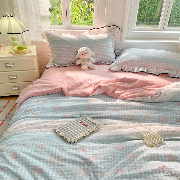 91家纺网 家纺一手货源 找家纺 梦舒羽 2025新款皱皱双层纱花边夏被夏凉被三件套薄被芯宿舍空调被 四件套 浮生若梦