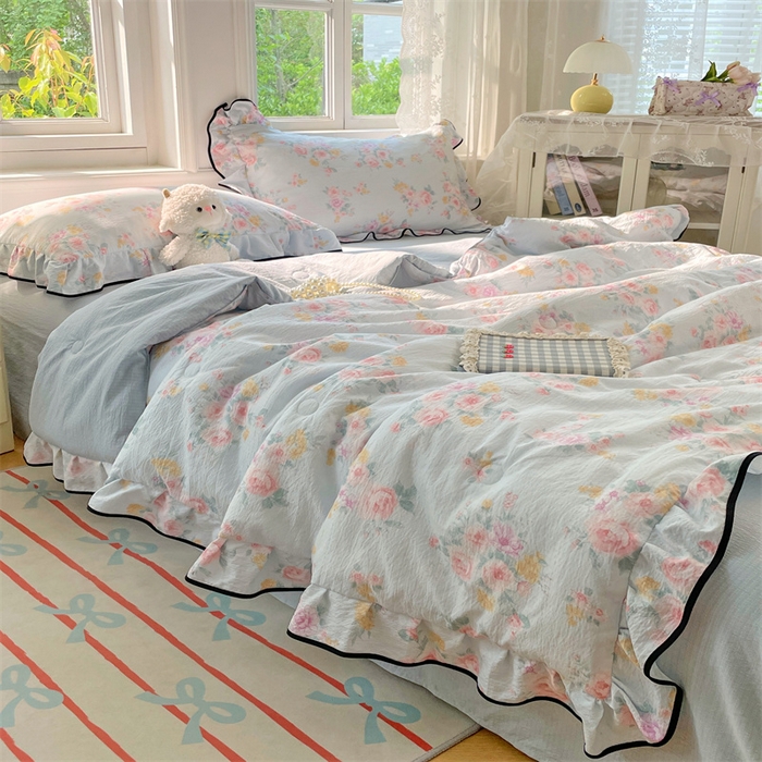 91家纺网 家纺一手货源 找家纺 梦舒羽 2025新款皱皱双层纱花边夏被夏凉被三件套薄被芯宿舍空调被 四件套 繁花入梦