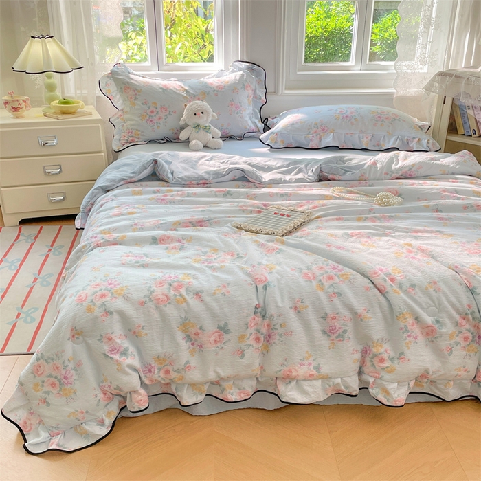 91家纺网 家纺一手货源 找家纺 梦舒羽 2025新款皱皱双层纱花边夏被夏凉被三件套薄被芯宿舍空调被 四件套 繁花入梦