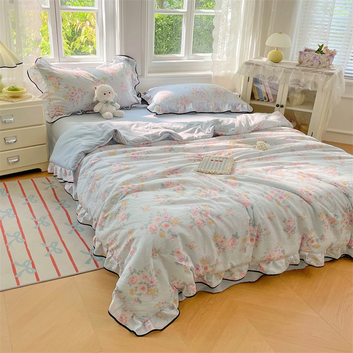 91家纺网 家纺一手货源 找家纺 梦舒羽 2025新款皱皱双层纱花边夏被夏凉被三件套薄被芯宿舍空调被 四件套 繁花入梦