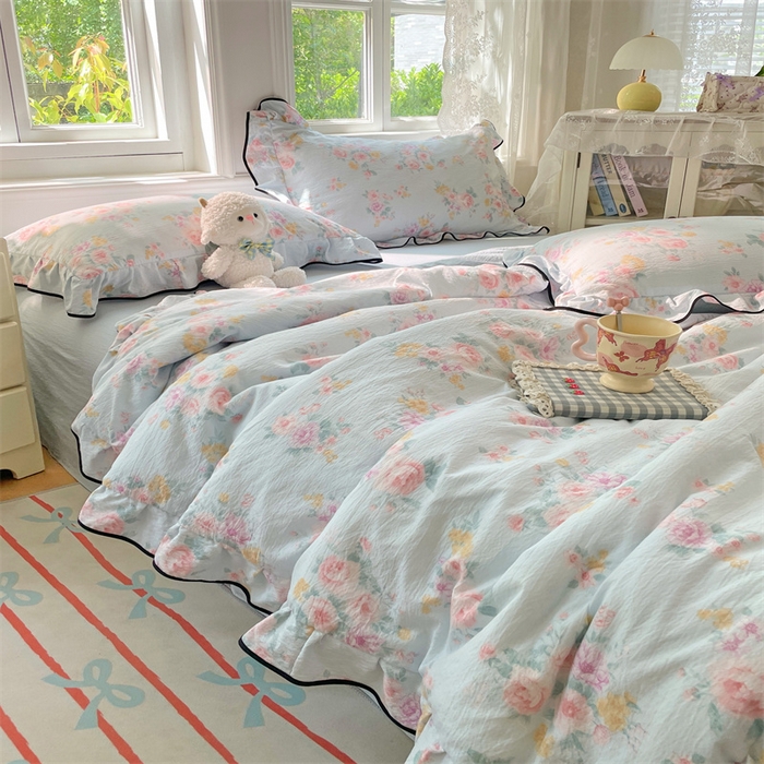 91家纺网 家纺一手货源 找家纺 梦舒羽 2025新款皱皱双层纱花边夏被夏凉被三件套薄被芯宿舍空调被 四件套 繁花入梦