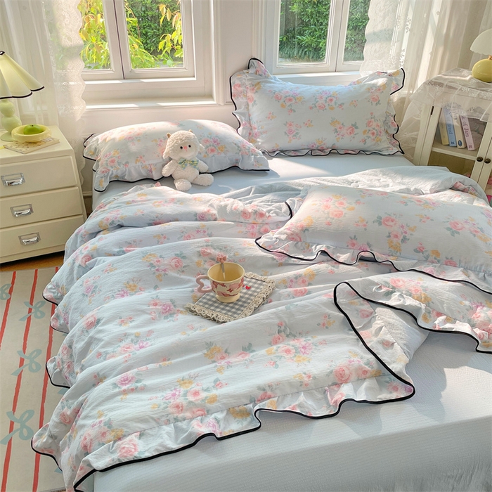 91家纺网 家纺一手货源 找家纺 梦舒羽 2025新款皱皱双层纱花边夏被夏凉被三件套薄被芯宿舍空调被 四件套 繁花入梦