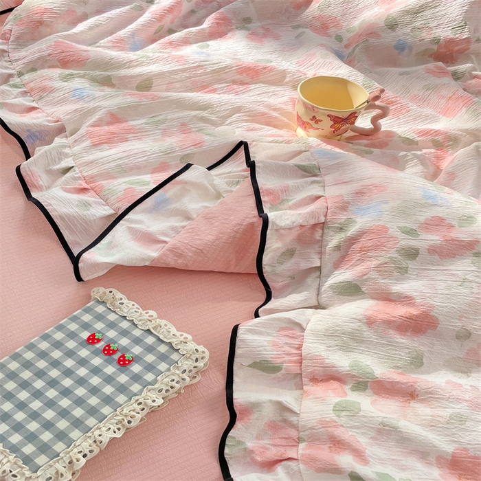 91家纺网 家纺一手货源 找家纺 梦舒羽 2025新款皱皱双层纱花边夏被夏凉被三件套薄被芯宿舍空调被 四件套 倾城之恋