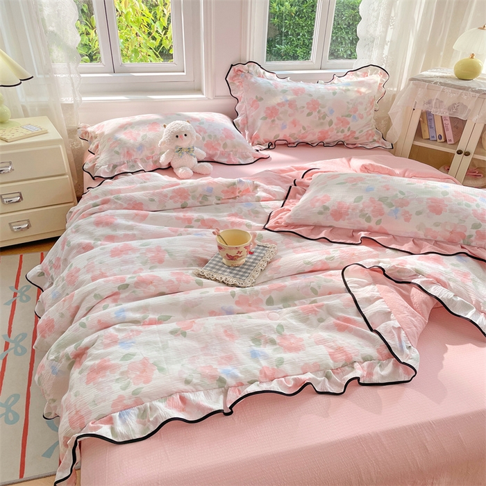 91家纺网 家纺一手货源 找家纺 梦舒羽 2025新款皱皱双层纱花边夏被夏凉被三件套薄被芯宿舍空调被 四件套 倾城之恋