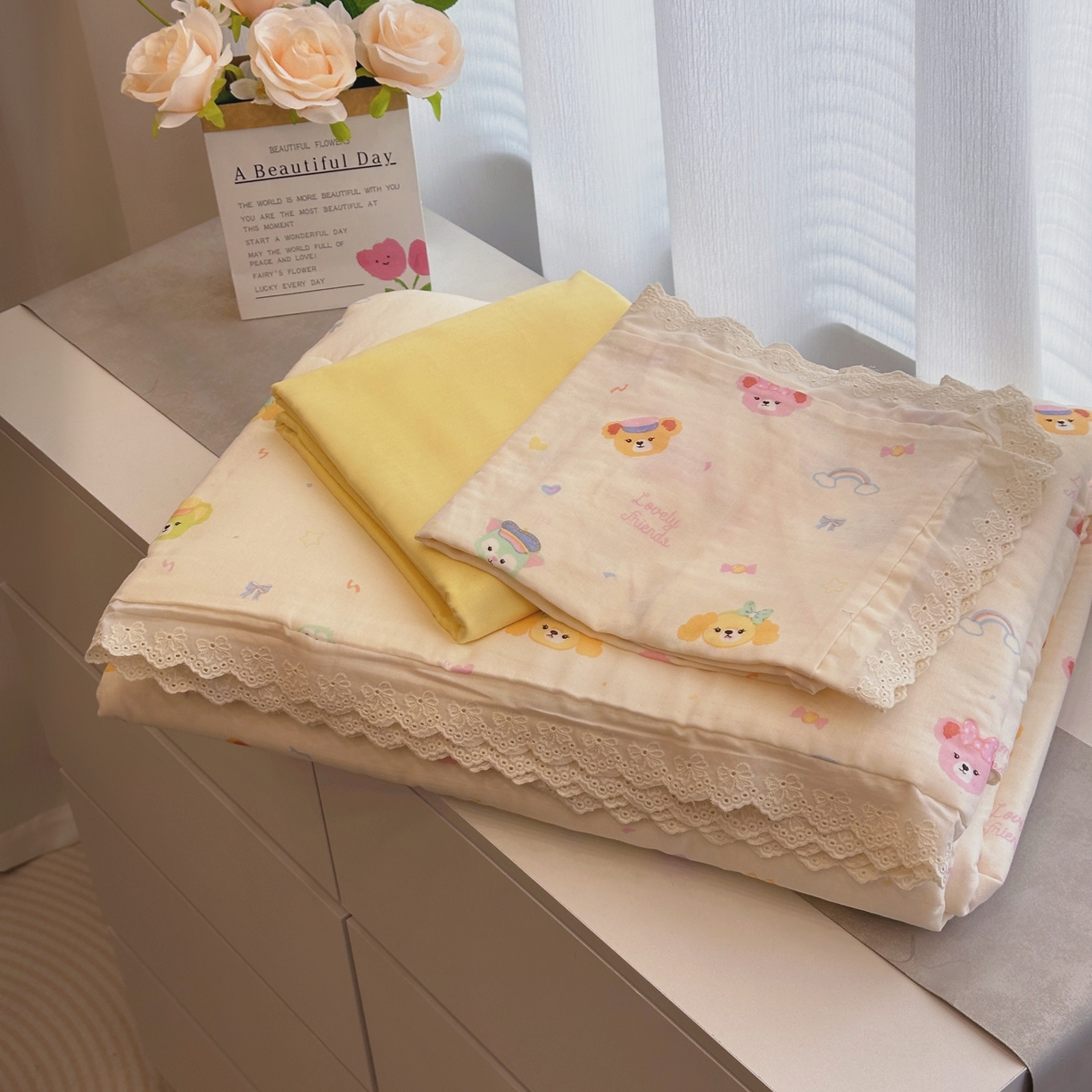 91家纺网 家纺一手货源 找家纺 黛馨 2025春夏新款全棉纯棉A类双层纱工艺款夏被夏凉被空调被四件套蕾丝款 星黛露