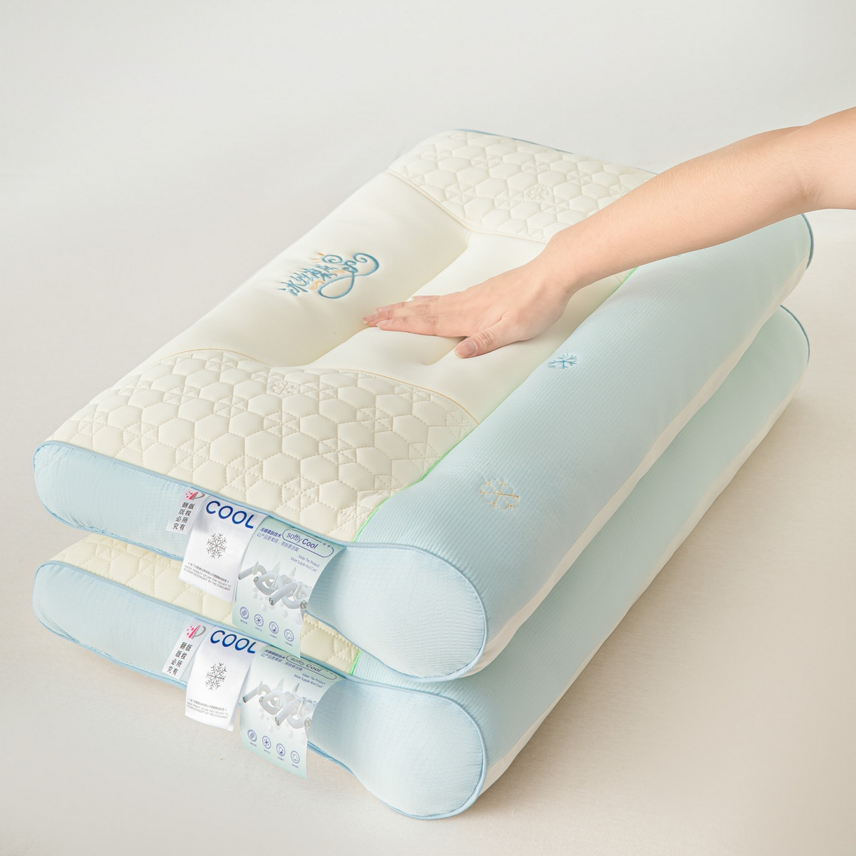 91家纺网 家纺一手货源 找家纺 宇诺家纺 2025新款冰丝牵引枕枕头枕芯 蓝色