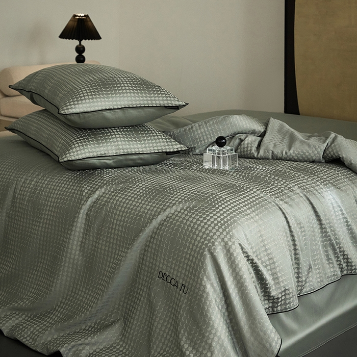 91家纺网 家纺一手货源 找家纺 （总）群鹿蚕丝羽绒馆 2025新款天丝棉提花银线刺绣嵌条麻绳工艺-铂金简奢款四件套