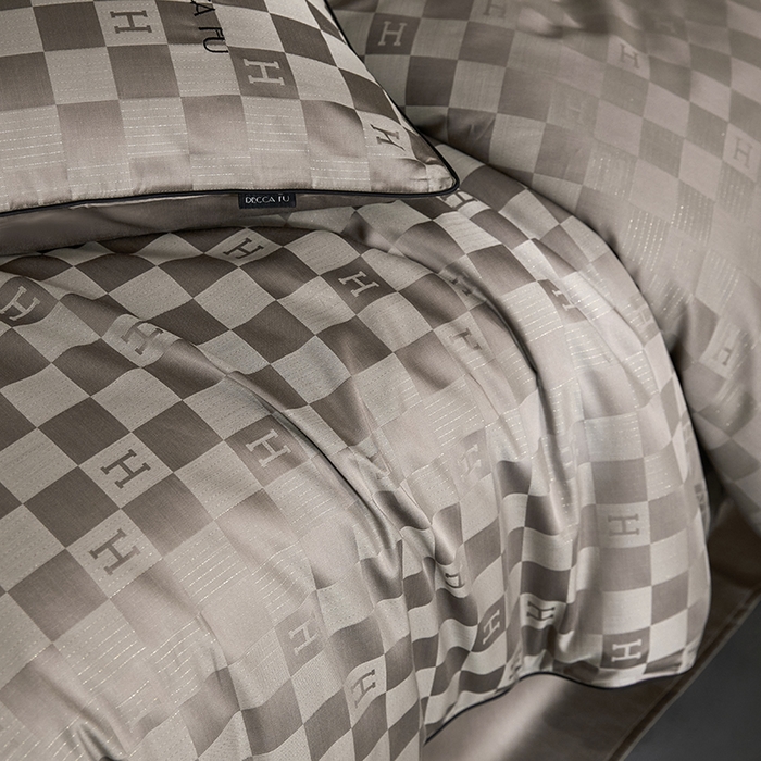 91家纺网 家纺一手货源 找家纺 群鹿蚕丝羽绒馆 2025新款天丝棉提花银线刺绣嵌条麻绳工艺-铂金简奢款四件套 铂金简奢-禾木斑马棕