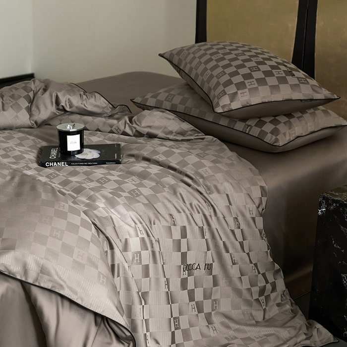 91家纺网 家纺一手货源 找家纺 群鹿蚕丝羽绒馆 2025新款天丝棉提花银线刺绣嵌条麻绳工艺-铂金简奢款四件套 铂金简奢-禾木斑马棕