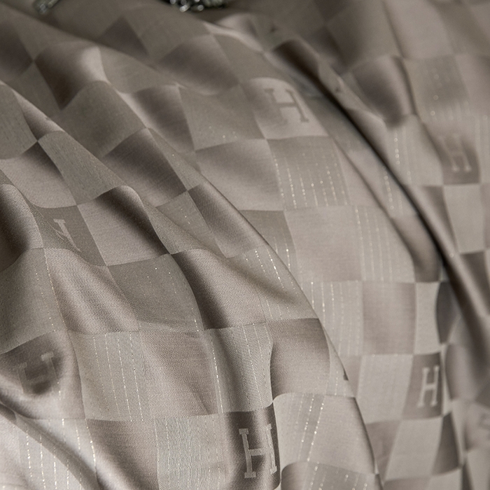 91家纺网 家纺一手货源 找家纺 群鹿蚕丝羽绒馆 2025新款天丝棉提花银线刺绣嵌条麻绳工艺-铂金简奢款四件套 铂金简奢-禾木斑马棕