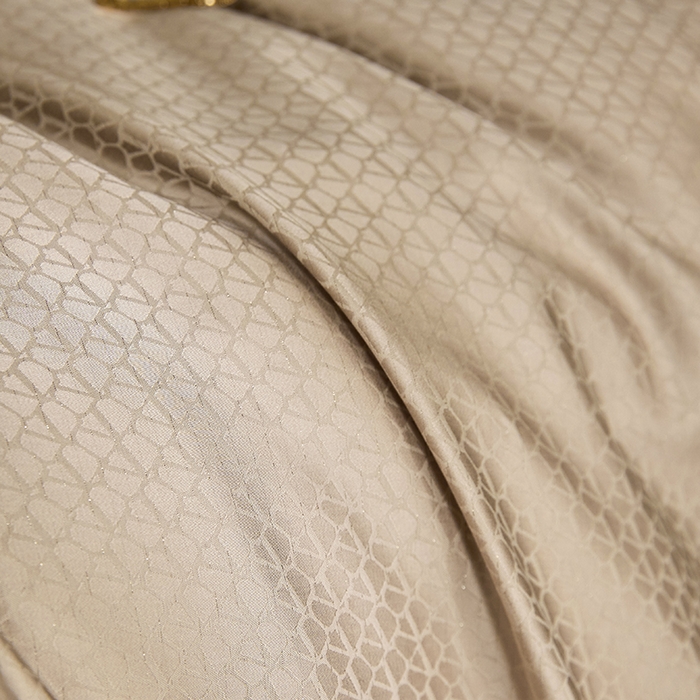 91家纺网 家纺一手货源 找家纺 群鹿蚕丝羽绒馆 2025新款天丝棉提花银线刺绣嵌条麻绳工艺-铂金简奢款四件套 铂金简奢-维奥京华驼