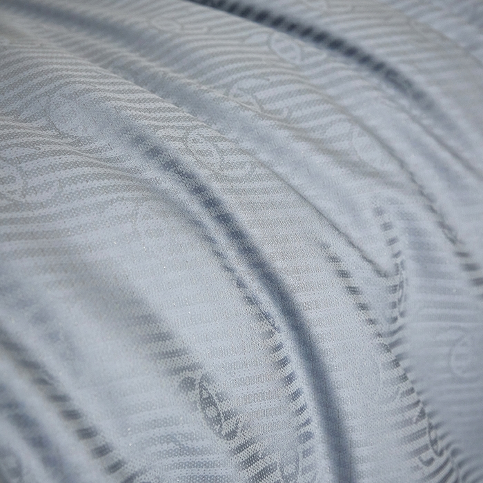 91家纺网 家纺一手货源 找家纺 群鹿蚕丝羽绒馆 2025新款天丝棉提花银线刺绣嵌条麻绳工艺-铂金简奢款四件套 夏陌-冰雨蓝