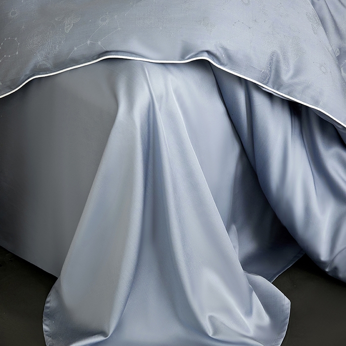 91家纺网 家纺一手货源 找家纺 群鹿蚕丝羽绒馆 2025新款天丝棉提花银线刺绣嵌条麻绳工艺-铂金简奢款四件套 星辰-冰雨蓝