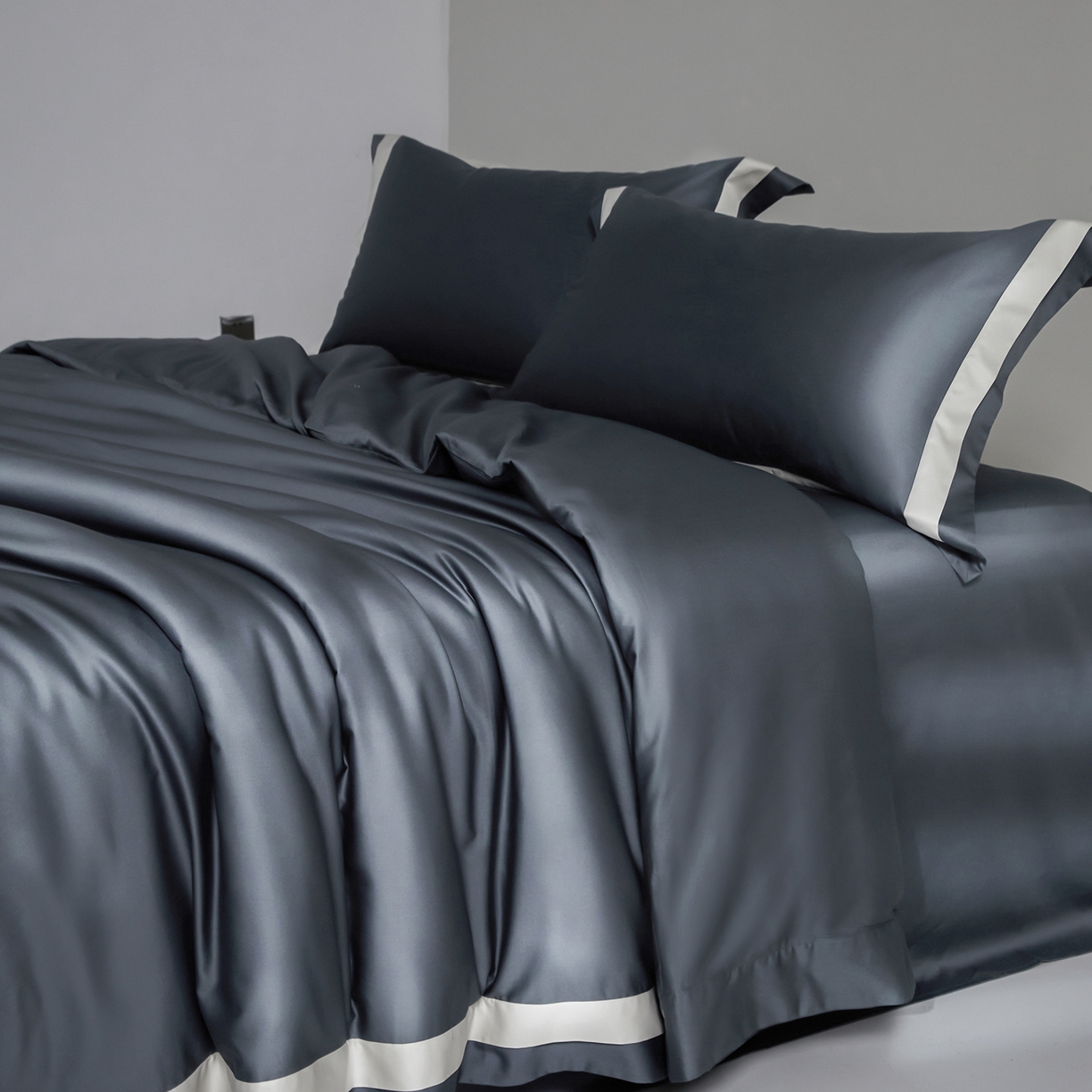 91家纺网 家纺一手货源 找家纺 群鹿蚕丝羽绒馆 2025新款A类100支全棉高支高密带边双拼角四件套-幻境系列 幻境-Lm008高级灰