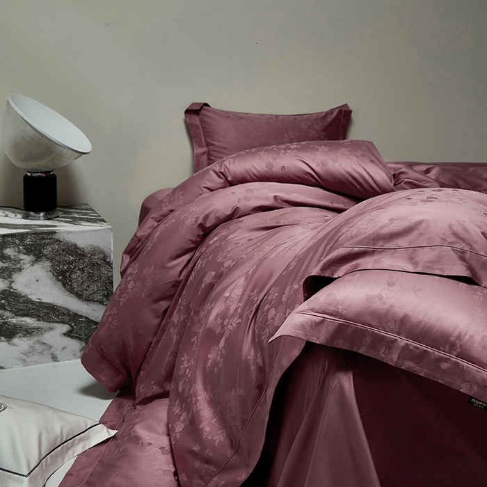 91家纺网 家纺一手货源 找家纺 群鹿蚕丝羽绒馆 2025新款100%全棉高支高密100S花边埋绳四件套-爱丽斯系列 爱丽丝-072轻舞