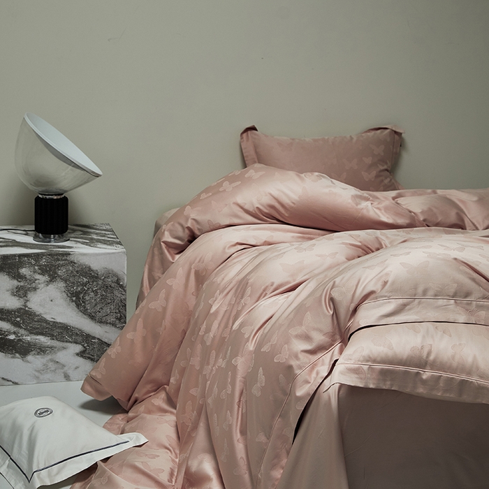 91家纺网 家纺一手货源 找家纺 （总）群鹿蚕丝羽绒馆 2025新款100%全棉高支高密100S花边埋绳四件套-爱丽斯系列